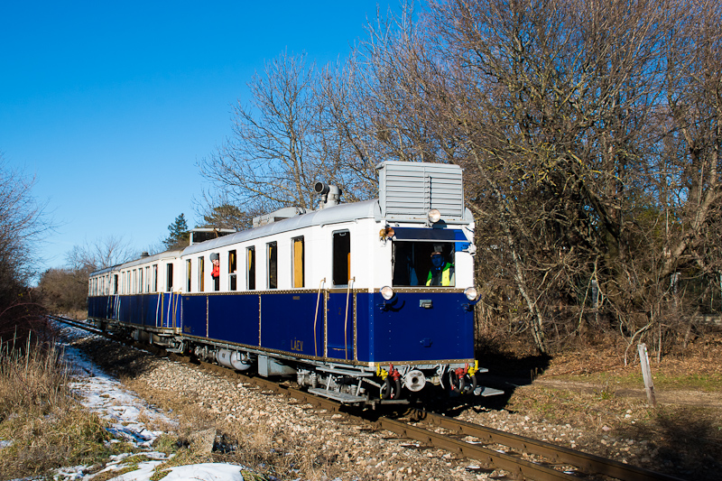 The LEV-MV ABamot 2 seen between Normafa and Szchenyi-hegy photo